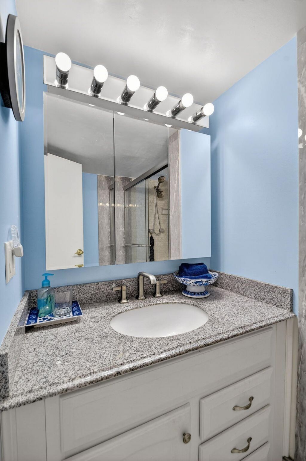 3524 Via Poinciana, Unit 303, Lake Worth, FL 33467 Photo