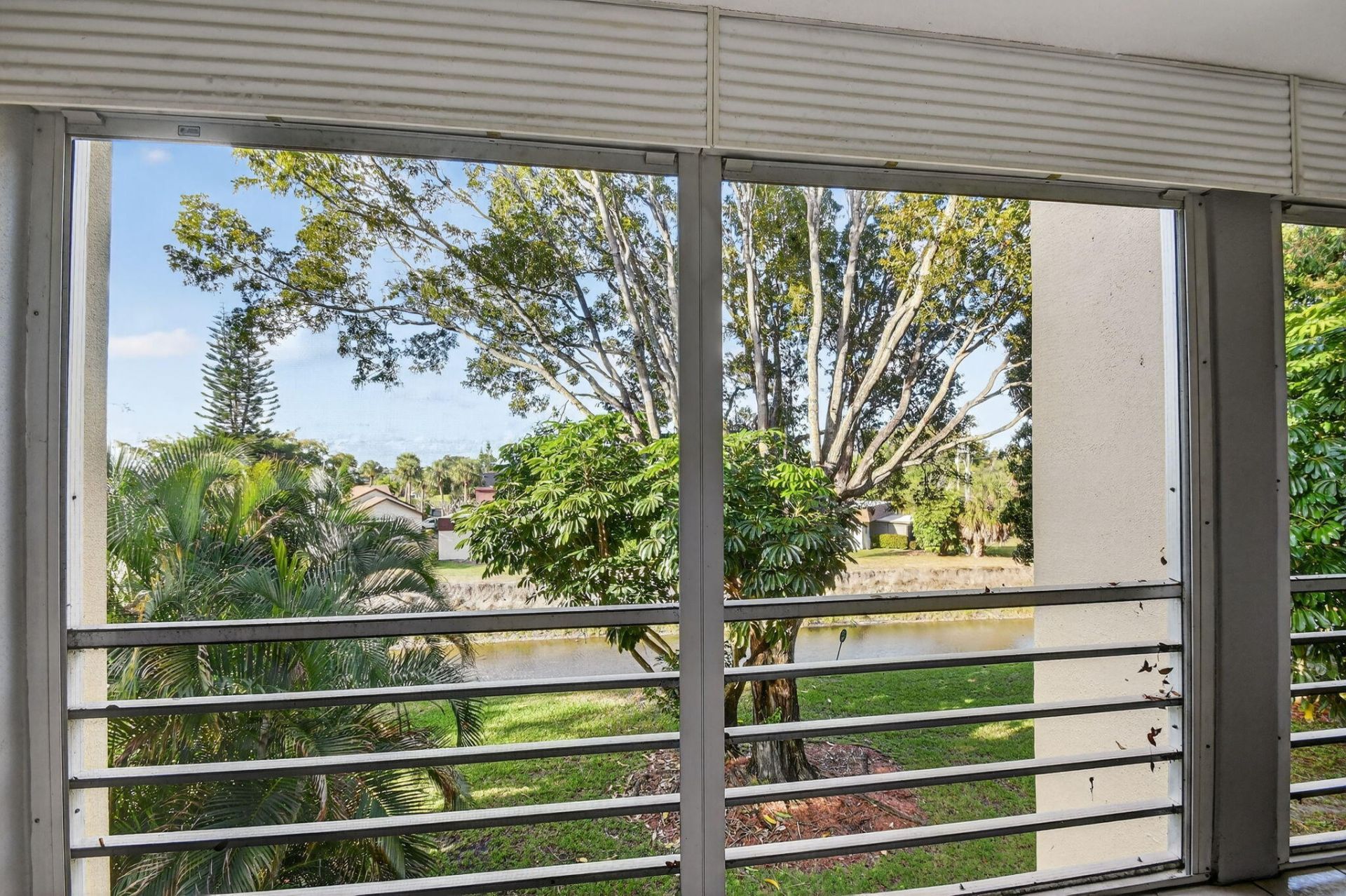 3524 Via Poinciana, Unit 303, Lake Worth, FL 33467 Photo