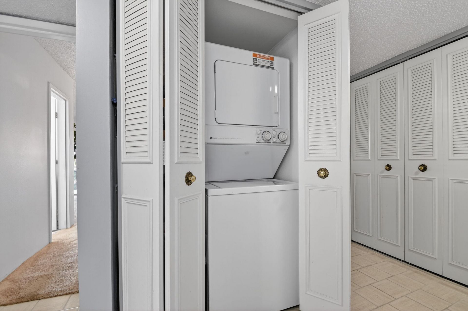 3524 Via Poinciana, Unit 303, Lake Worth, FL 33467 Photo