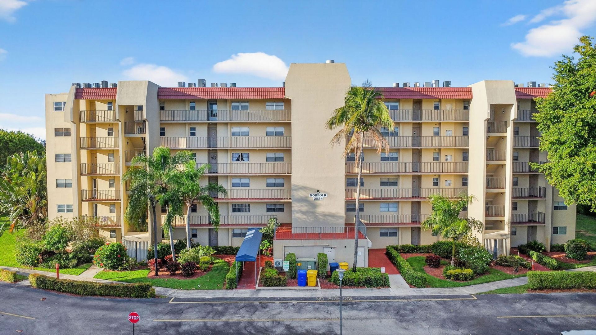 3524 Via Poinciana, Unit 303, Lake Worth, FL 33467 Photo