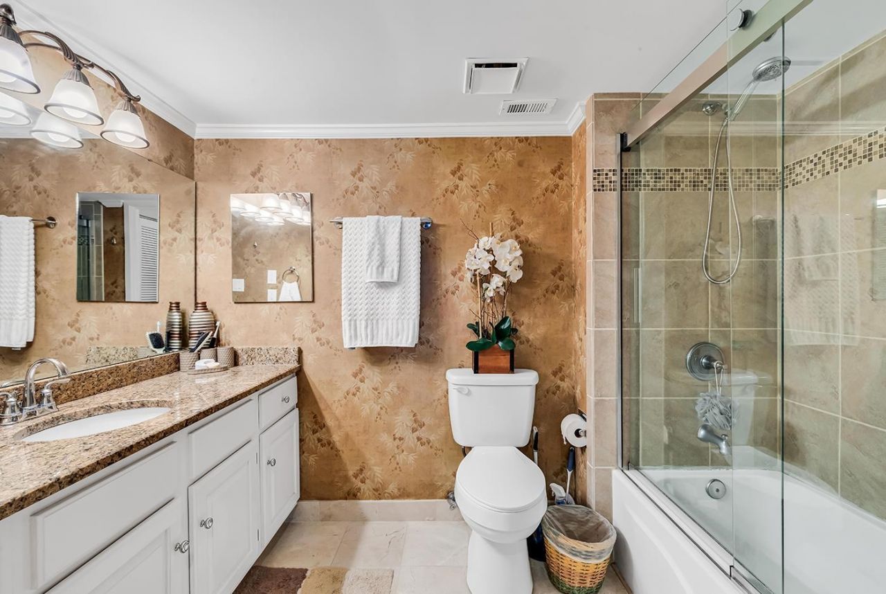 7600 Ocean Blvd. N Photo 12