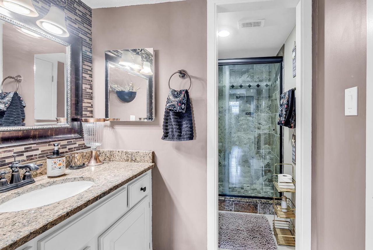 7600 Ocean Blvd. N Photo 15