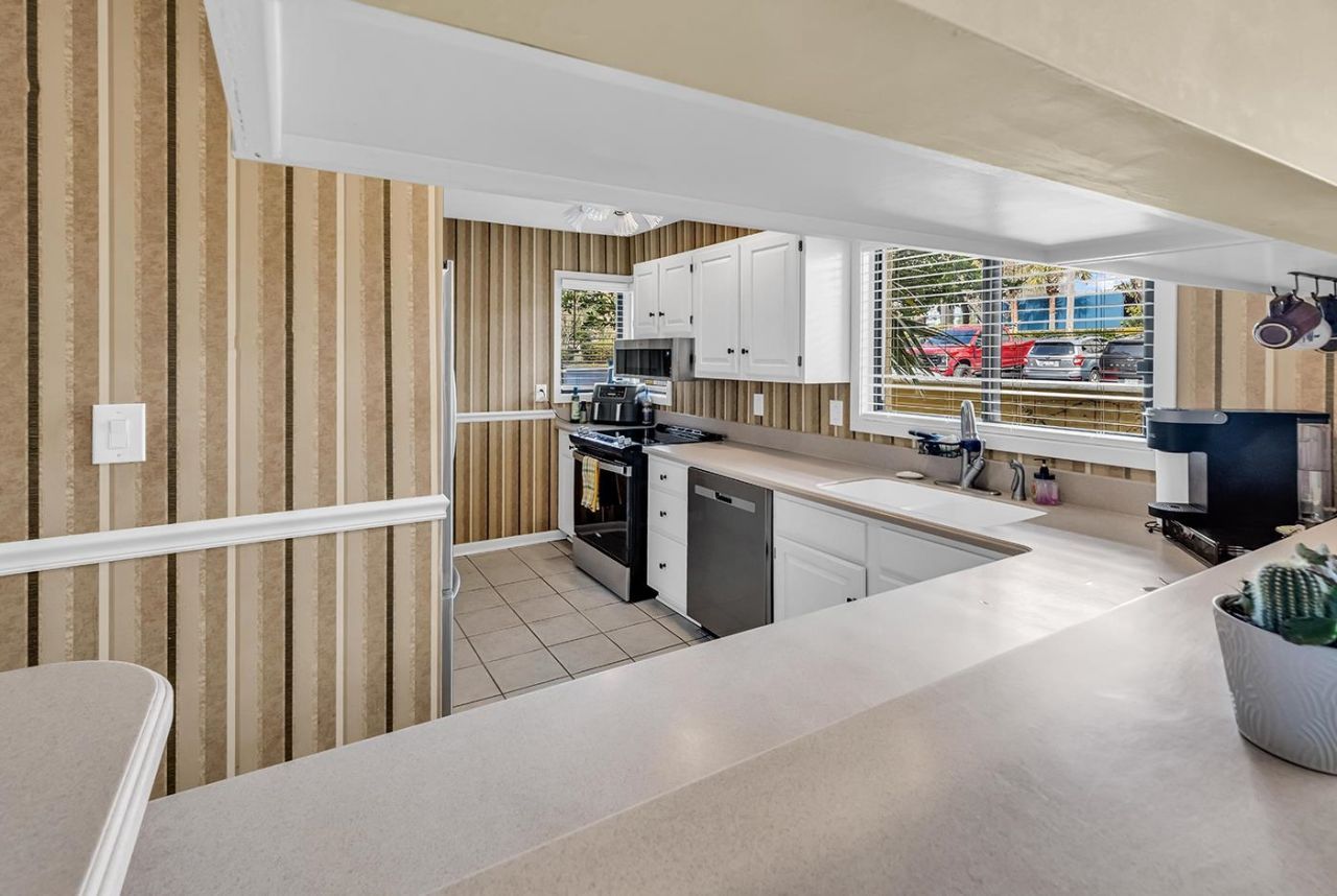 7600 Ocean Blvd. N Photo 7