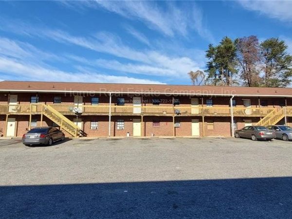 3011 Broadbay Drive, Winston-Salem, NC 27107