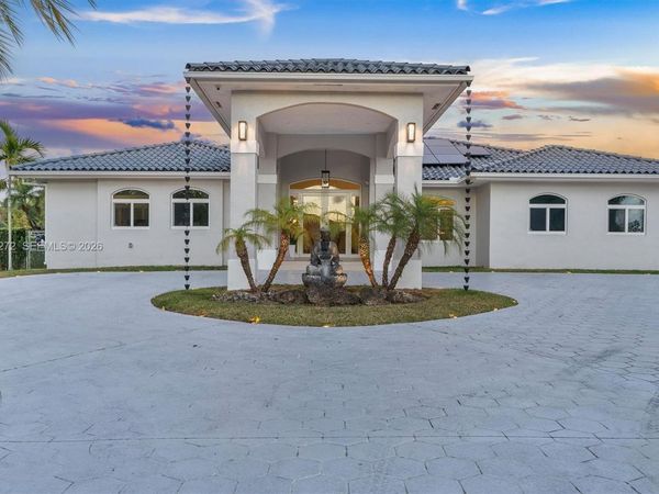 135 SW 125th Ave , Miami, FL 33184