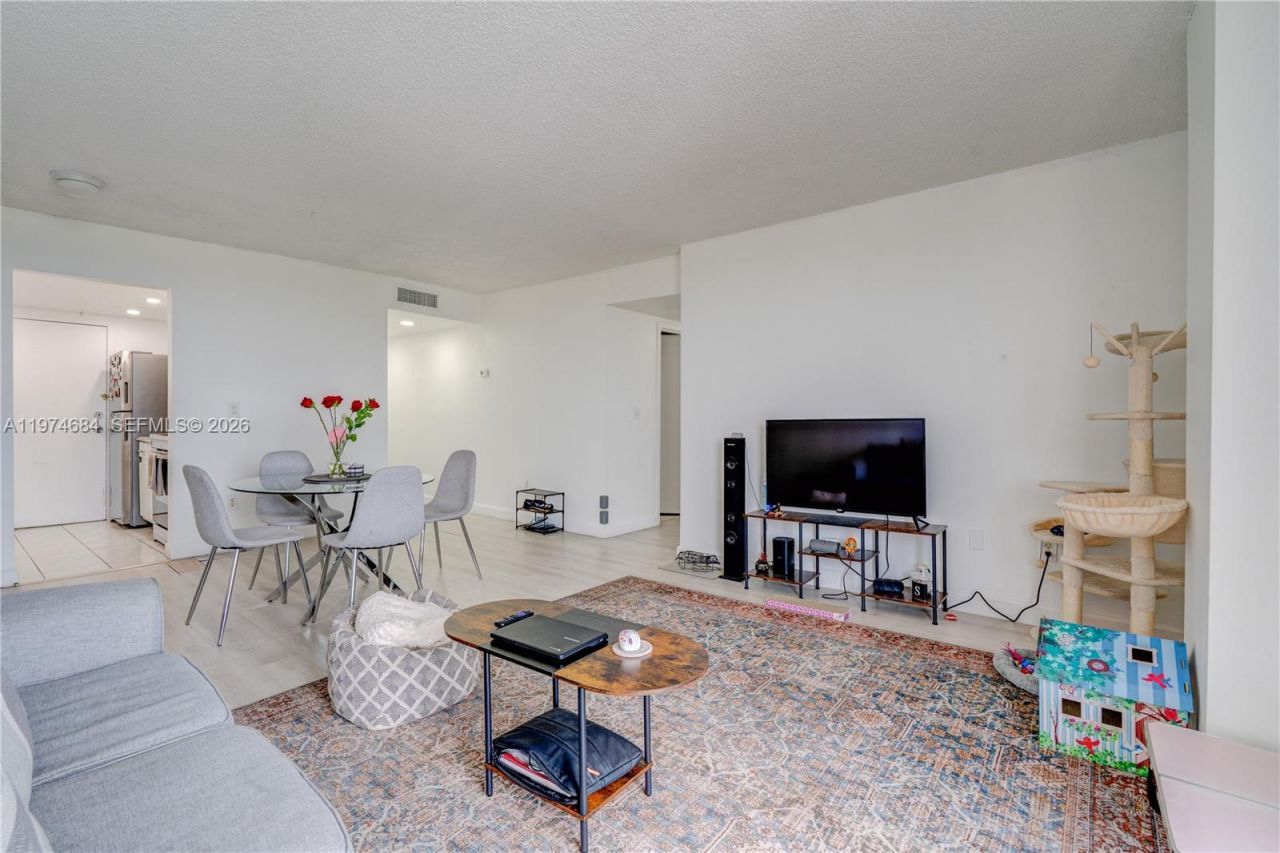 2350 NE 135th St , Unit 510, North Miami, FL 33181 Photo