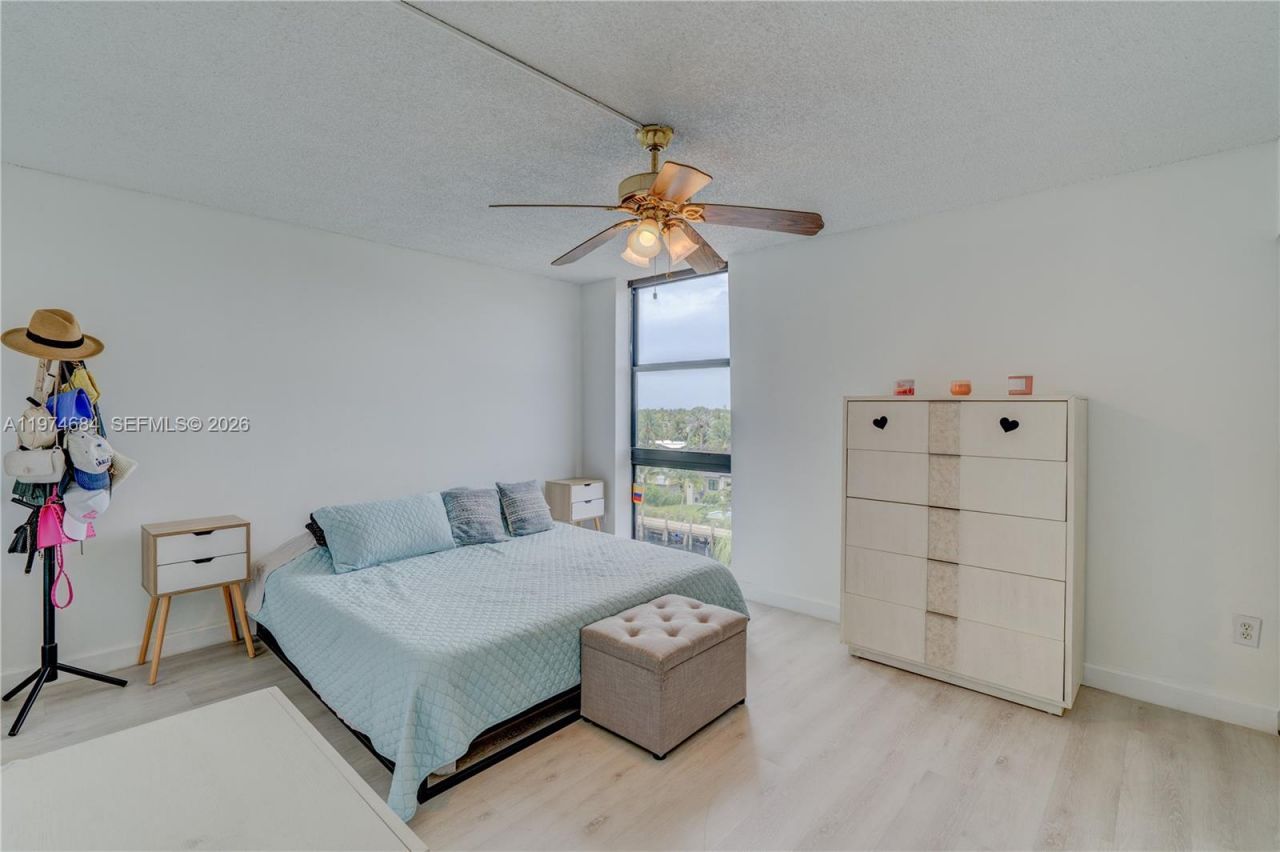 2350 NE 135th St , Unit 510, North Miami, FL 33181 Photo