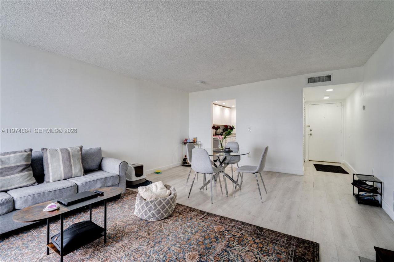 2350 NE 135th St , Unit 510, North Miami, FL 33181 Photo