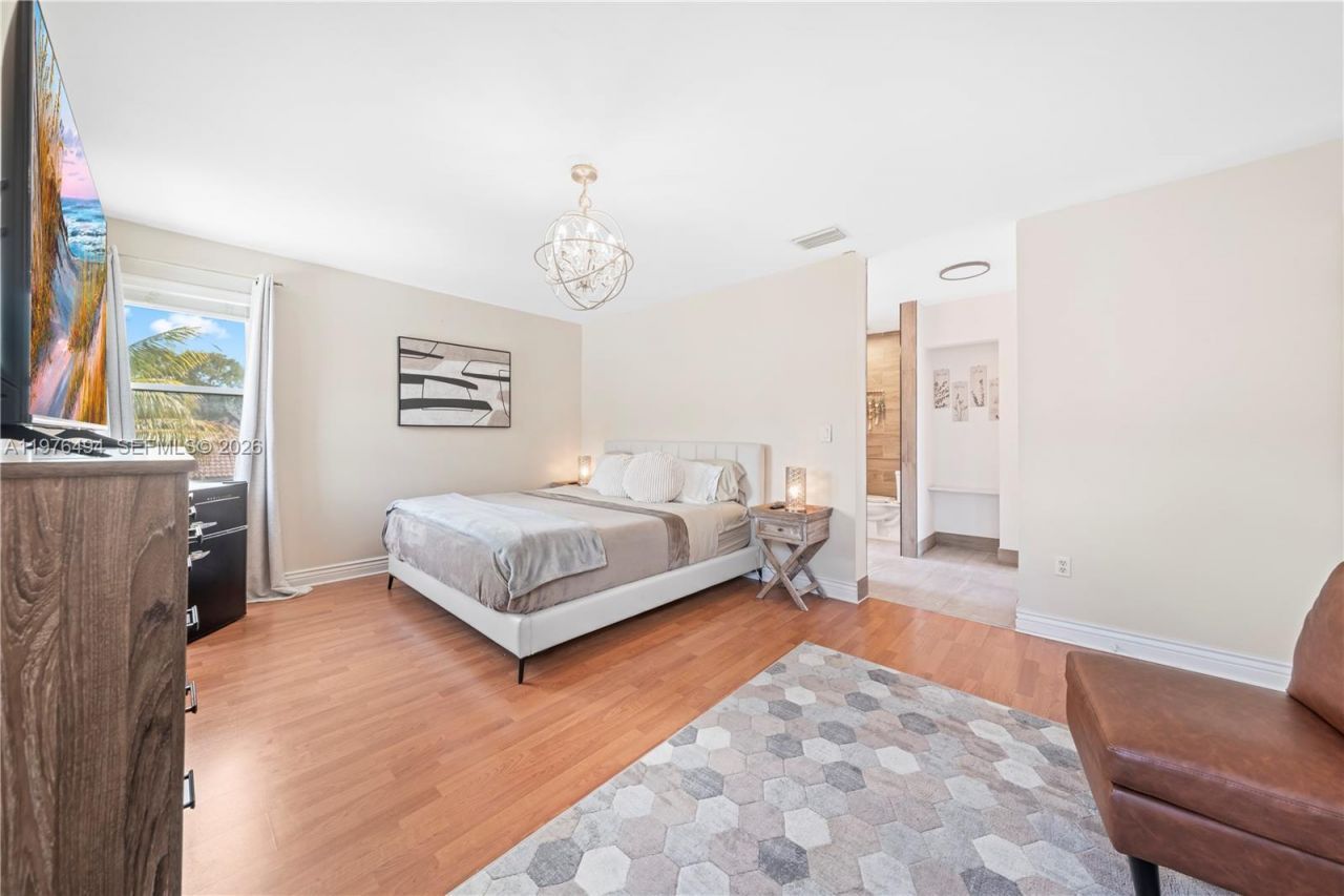 547 NW 157th Ln , Pembroke Pines, FL 33028 Photo