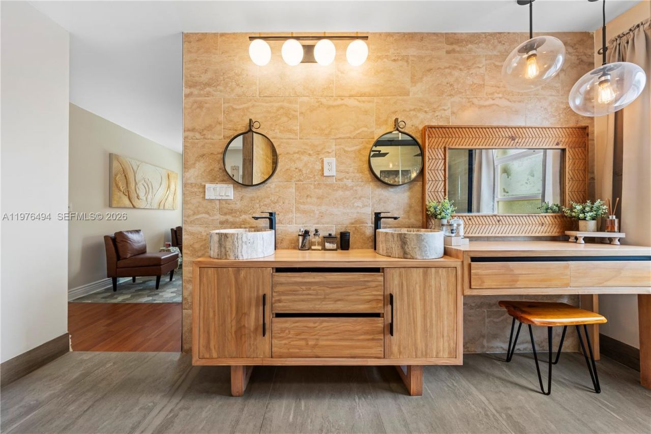 547 NW 157th Ln , Pembroke Pines, FL 33028 Photo