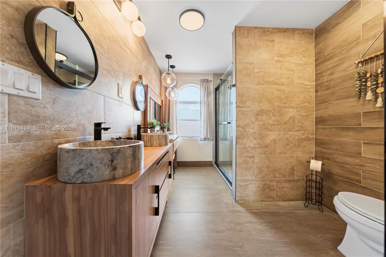 547 NW 157th Ln , Pembroke Pines, FL 33028 Photo