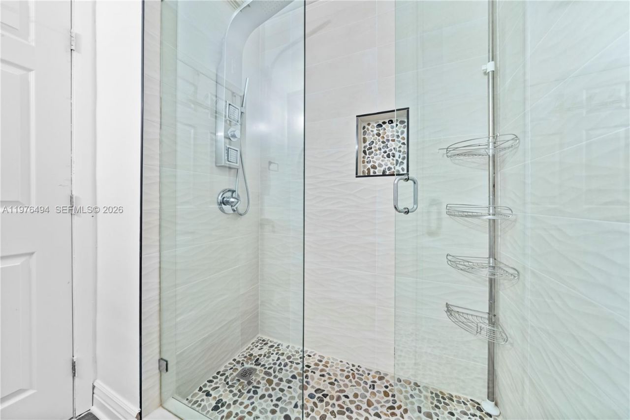 547 NW 157th Ln , Pembroke Pines, FL 33028 Photo