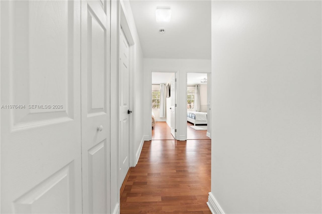 547 NW 157th Ln , Pembroke Pines, FL 33028 Photo