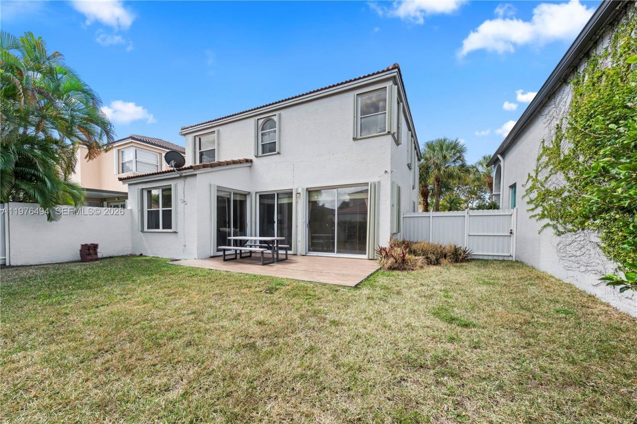 547 NW 157th Ln , Pembroke Pines, FL 33028 Photo