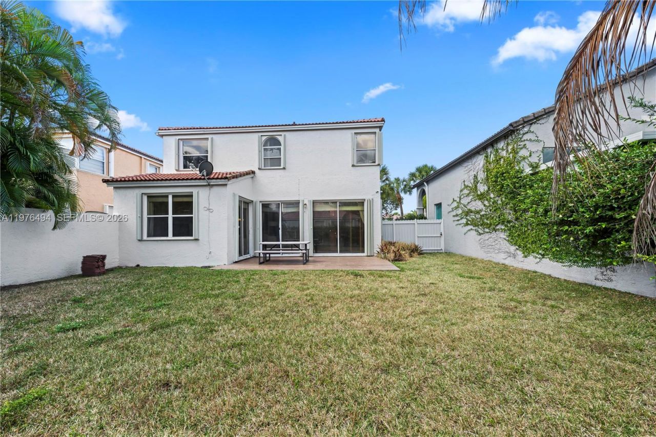 547 NW 157th Ln , Pembroke Pines, FL 33028 Photo