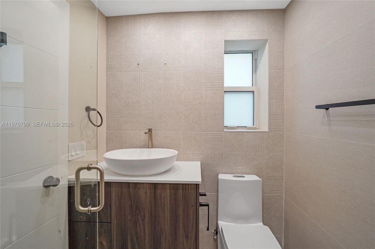 659 NE 73rd St, Miami, FL 33138 Photo