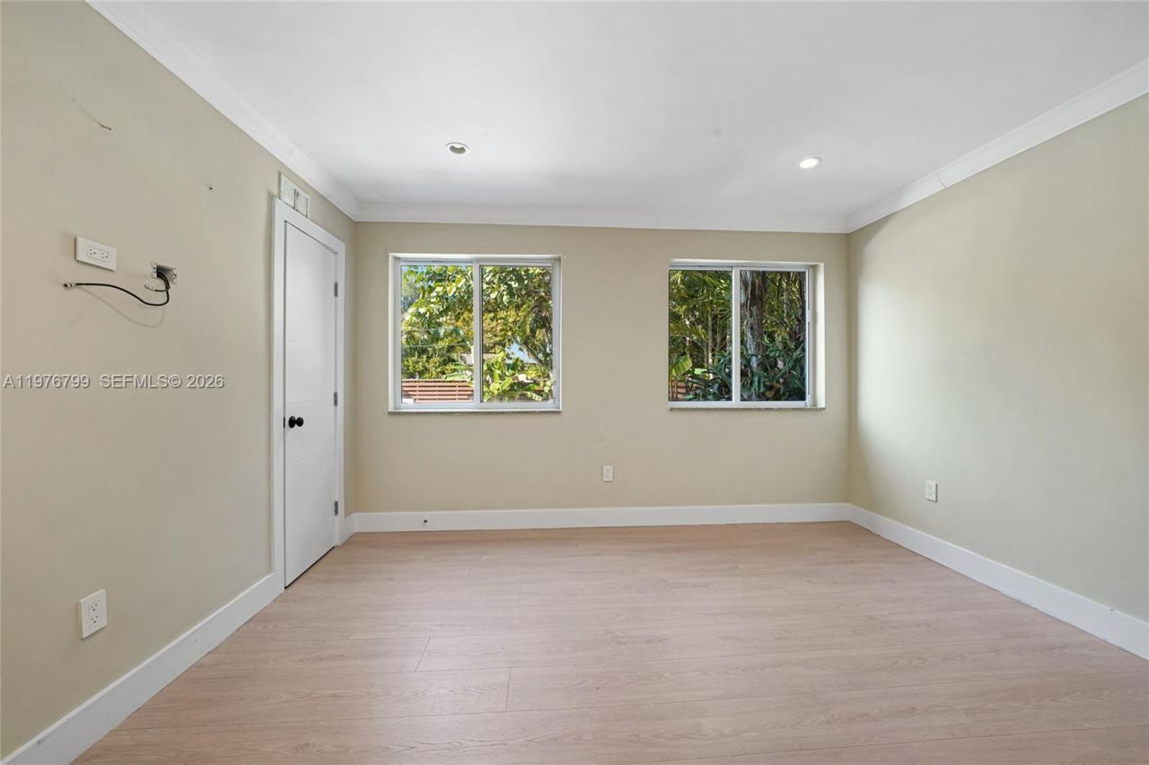 659 NE 73rd St, Miami, FL 33138 Photo