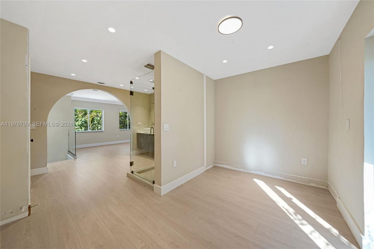 659 NE 73rd St, Miami, FL 33138 Photo