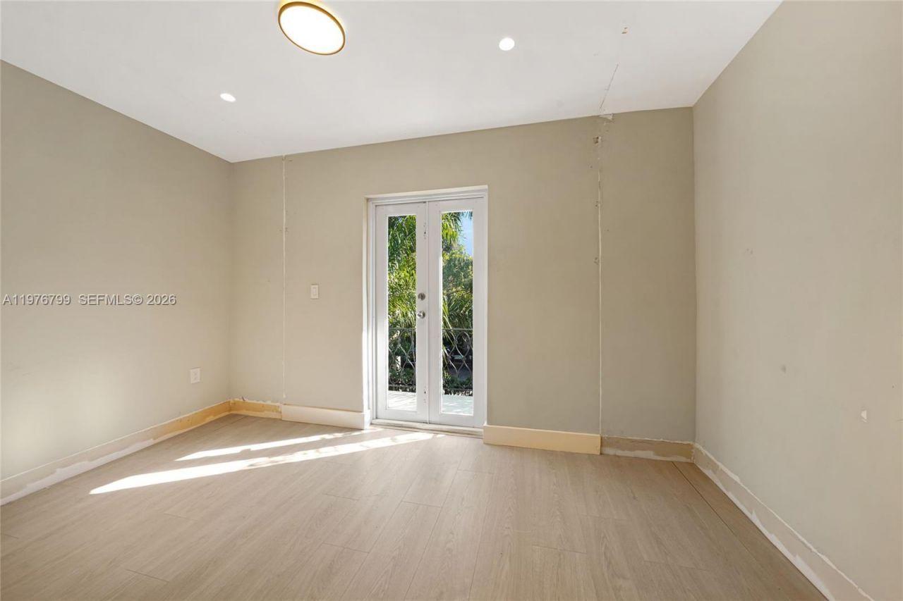 659 NE 73rd St, Miami, FL 33138 Photo