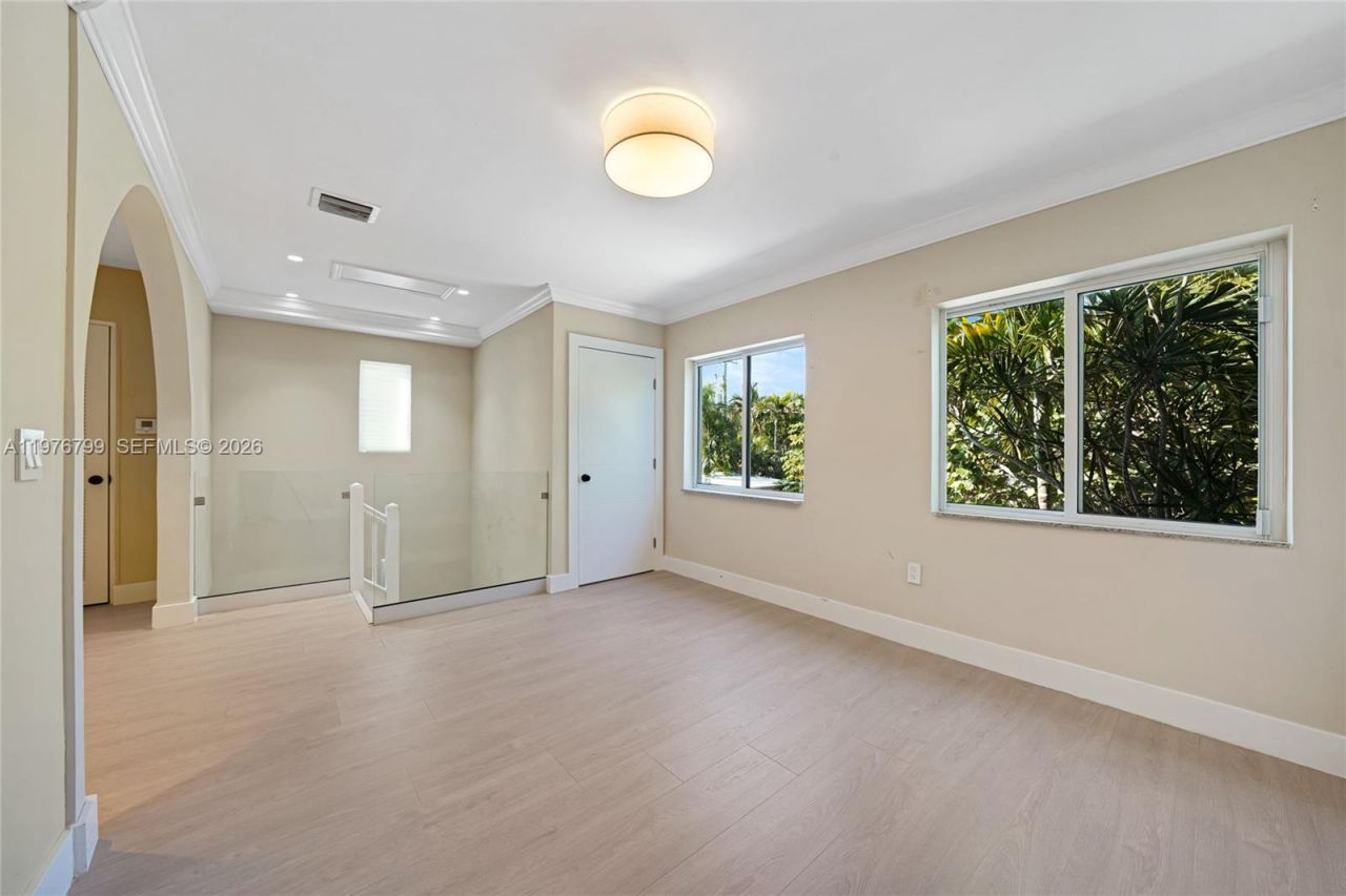 659 NE 73rd St, Miami, FL 33138 Photo