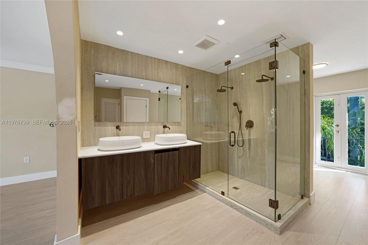 659 NE 73rd St, Miami, FL 33138 Photo