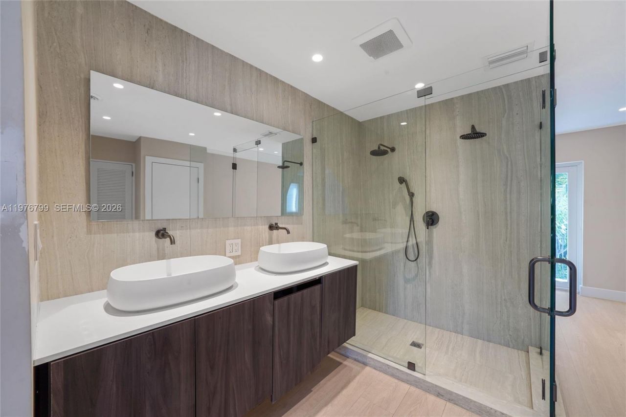 659 NE 73rd St, Miami, FL 33138 Photo