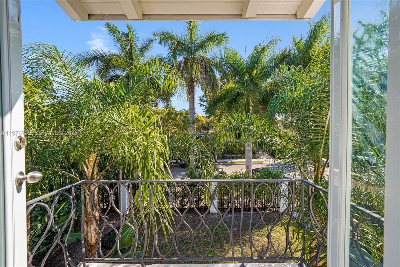 659 NE 73rd St, Miami, FL 33138 Photo