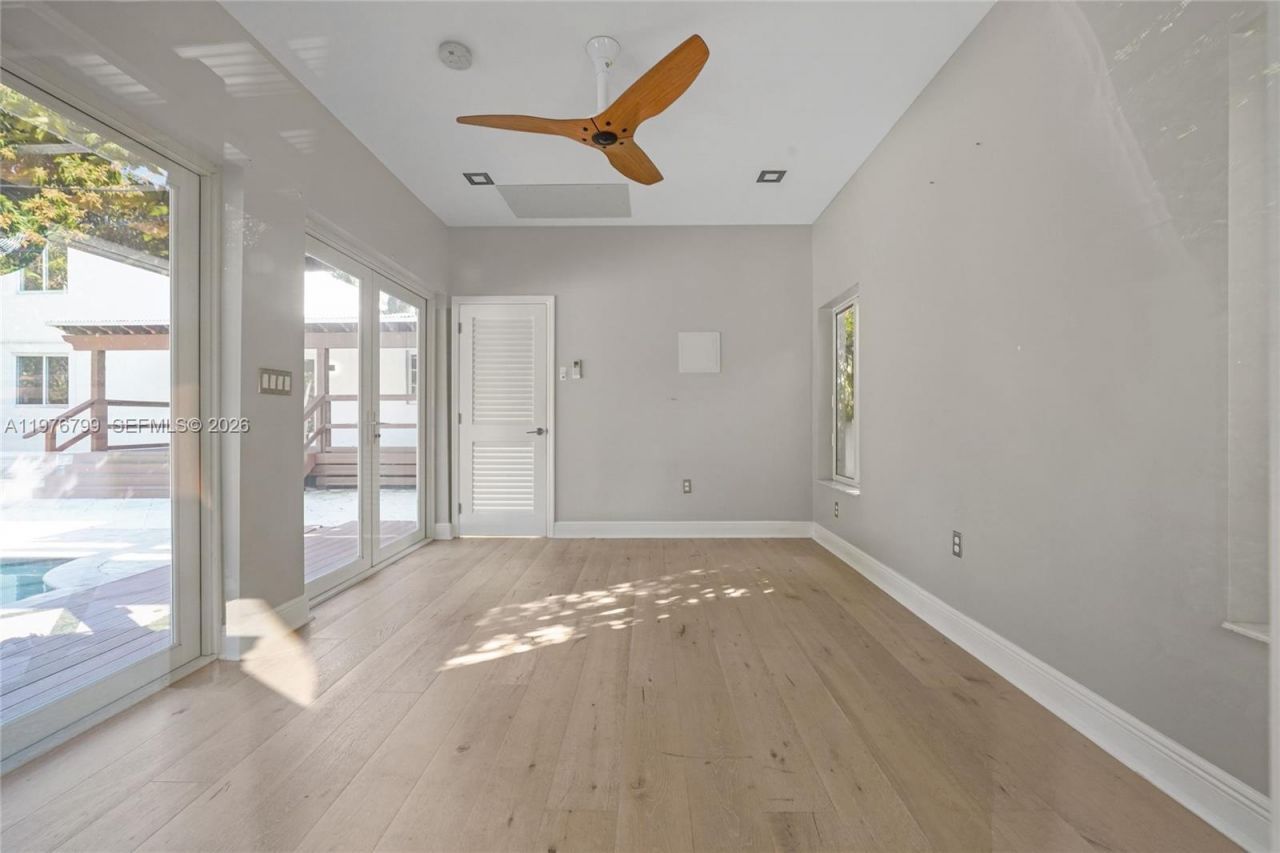 659 NE 73rd St, Miami, FL 33138 Photo