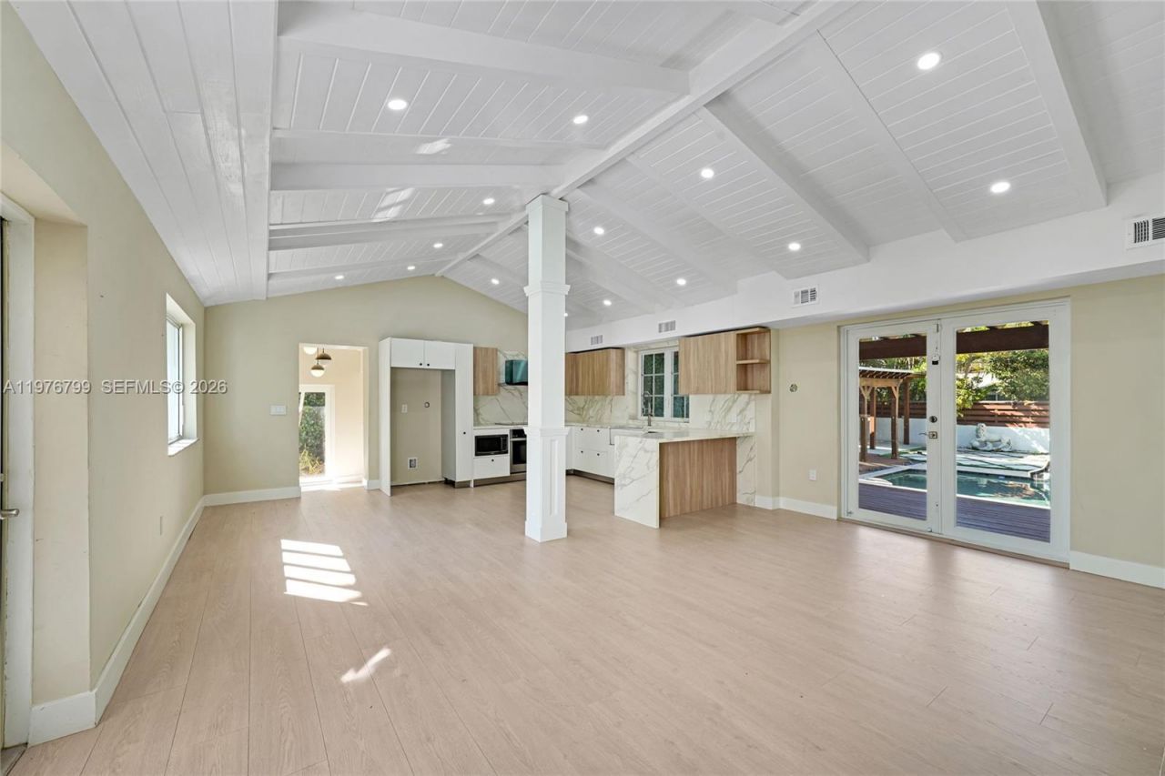 659 NE 73rd St, Miami, FL 33138 Photo