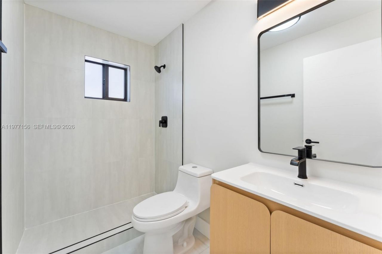 1171 NW 66th St , Miami, FL 33150 Photo