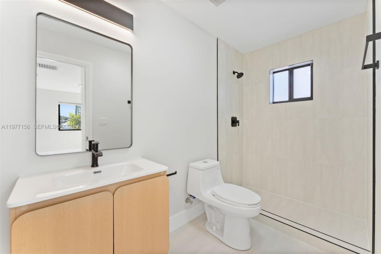 1171 NW 66th St , Miami, FL 33150 Photo