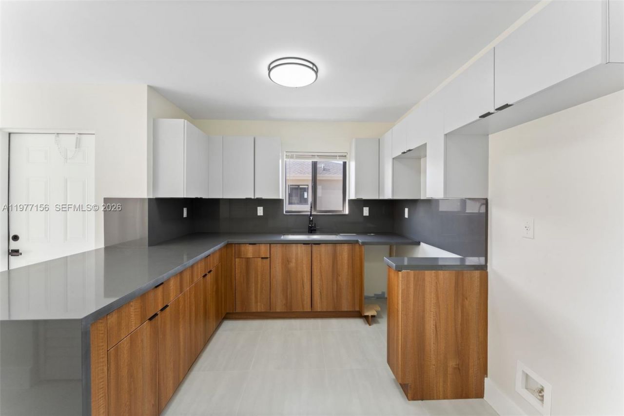 1171 NW 66th St , Miami, FL 33150 Photo