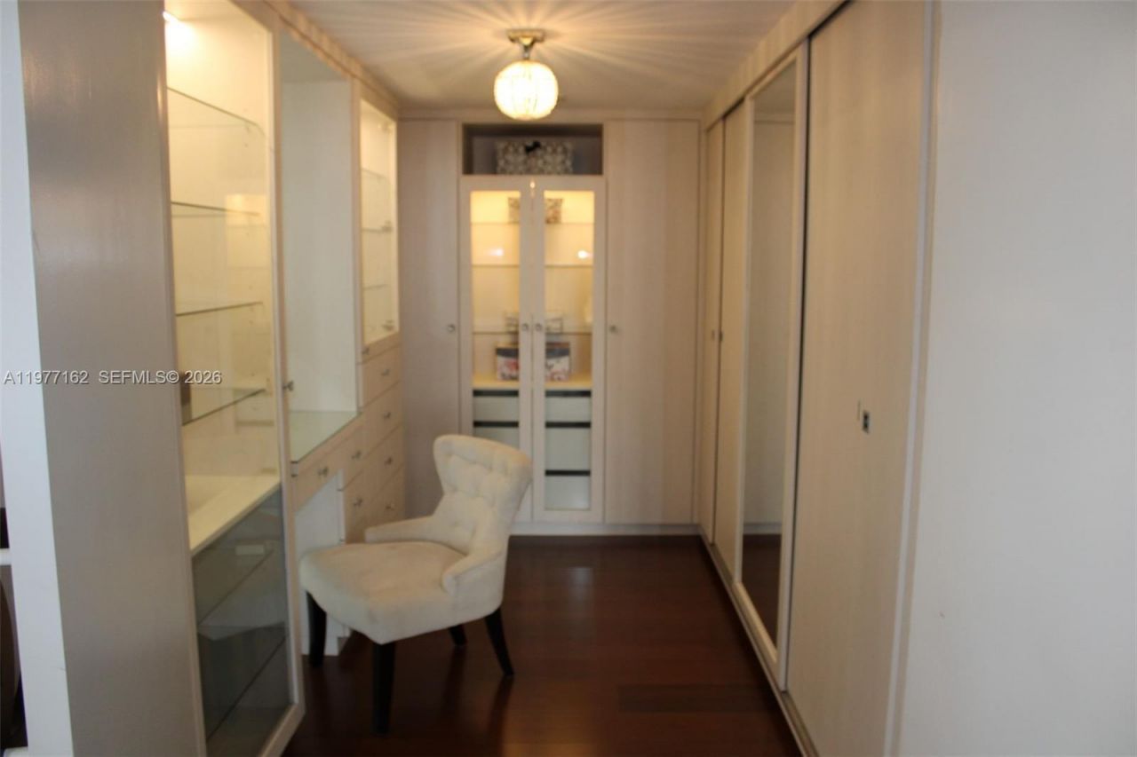 31 SE 6th St , Unit 1801, Miami, FL 33131 Photo