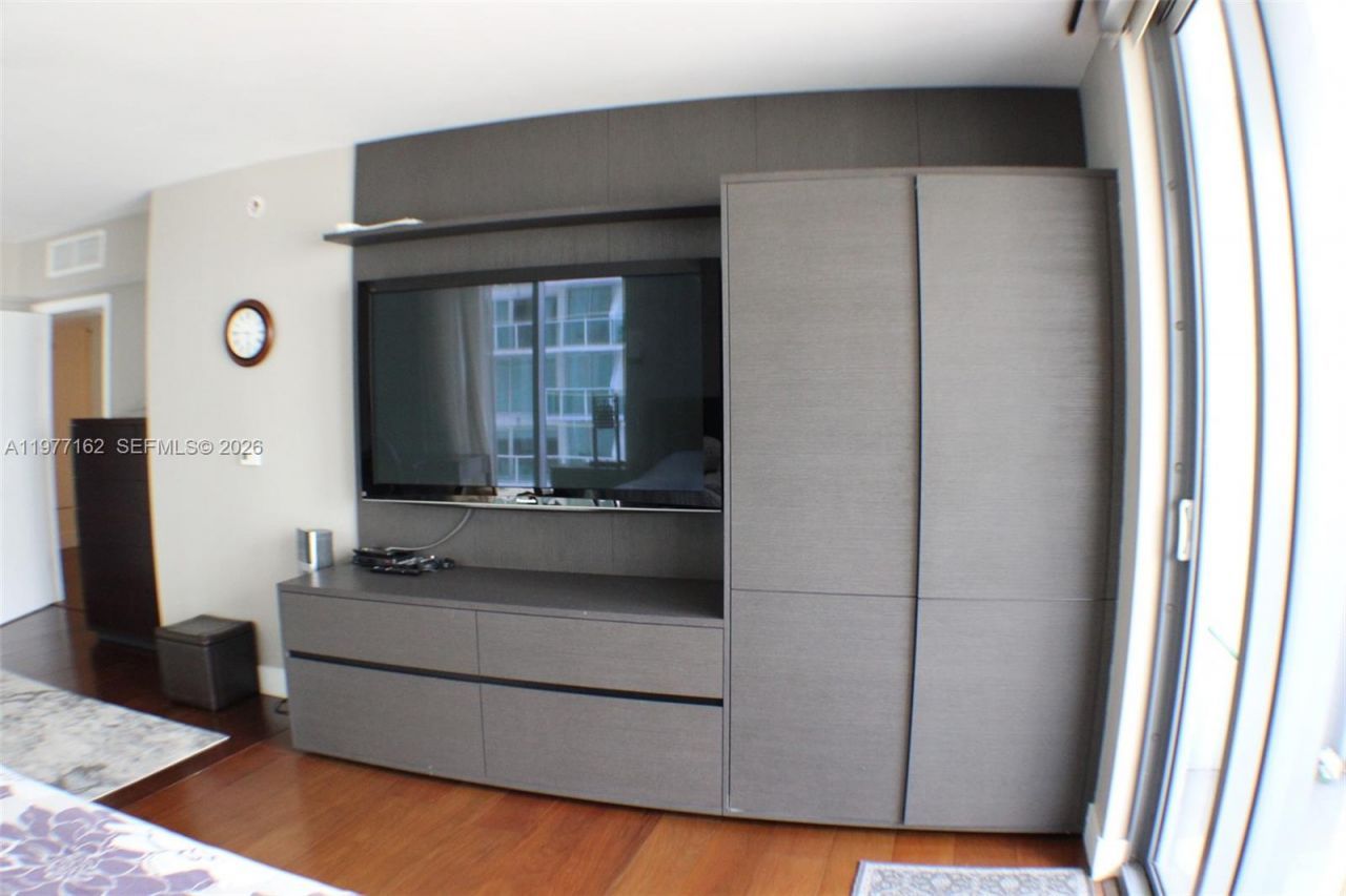 31 SE 6th St , Unit 1801, Miami, FL 33131 Photo