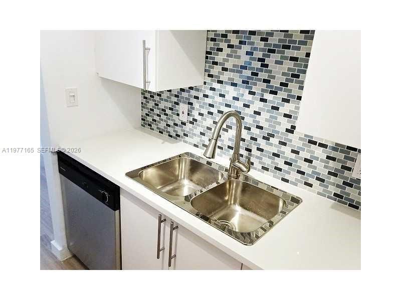 653 Michigan Ave, Unit 14, Miami Beach, FL 33139 Photo