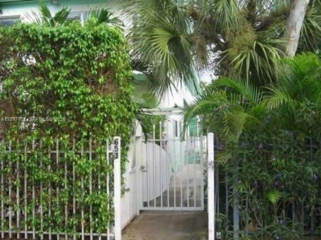 653 Michigan Ave, Unit 14, Miami Beach, FL 33139 Photo