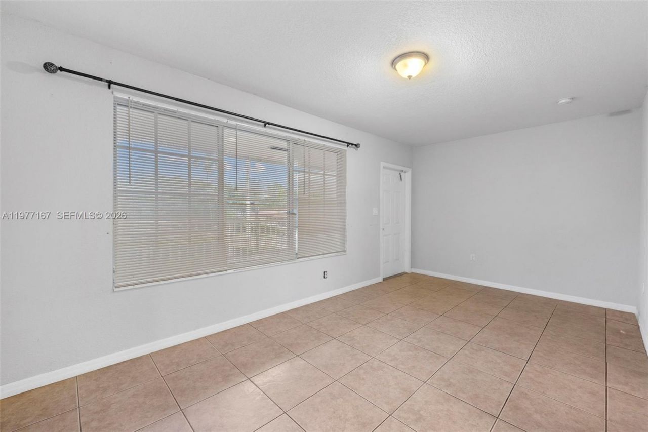 13 S Royal Poinciana Blvd, Unit 8, Miami Springs, FL 33166 Photo