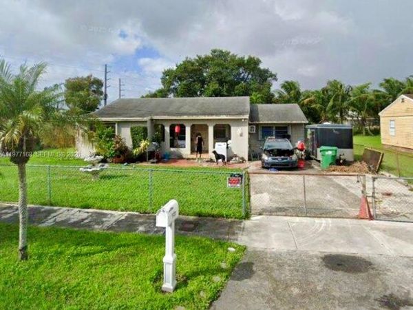 9528 Little River Blvd , Miami, FL 33147
