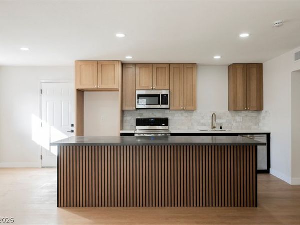 6345 Rassler Avenue , Las Vegas, NV 89107