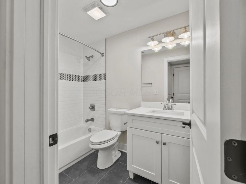 1185 Gustavus Lane , Unit B, Columbus, OH 43205 Photo 14