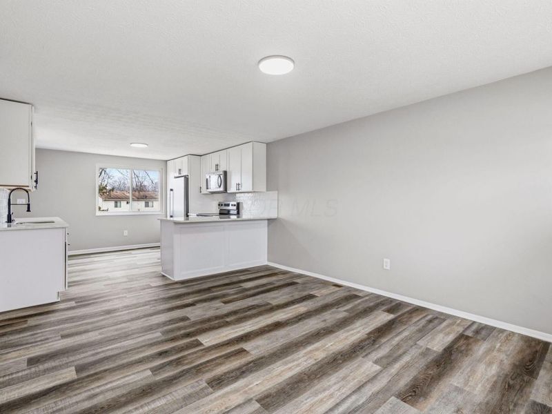 3247 Winding Creek Drive, Columbus, OH 43223 Photo 4