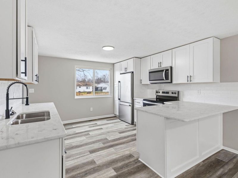 3247 Winding Creek Drive, Columbus, OH 43223 Photo 5