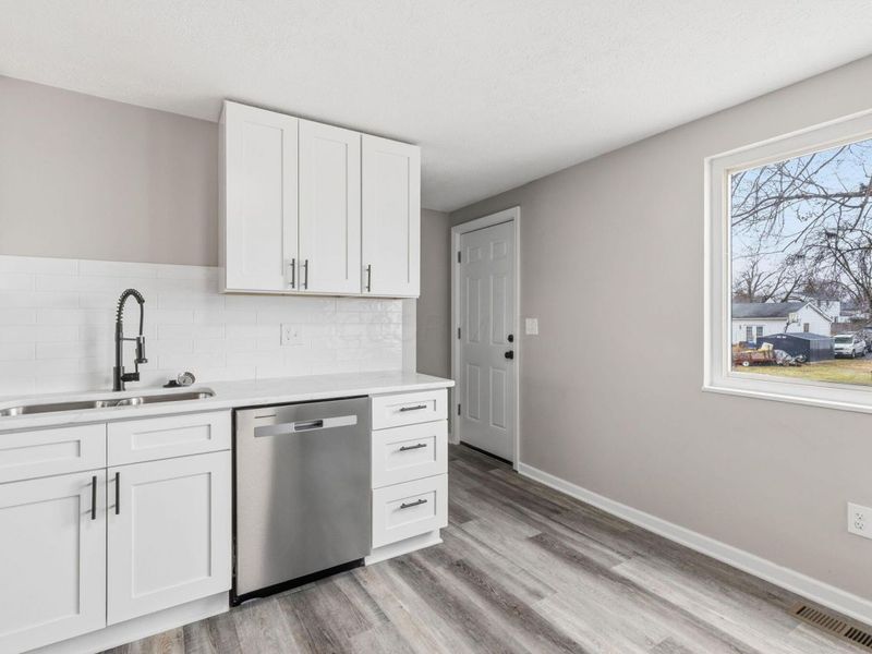 3247 Winding Creek Drive, Columbus, OH 43223 Photo 7