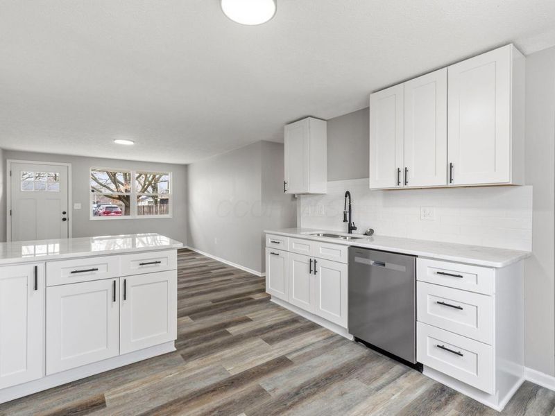 3247 Winding Creek Drive, Columbus, OH 43223 Photo 8