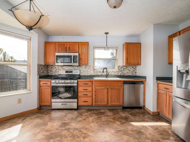 1040 Greeley Drive, Galloway, OH 43119 Photo 11