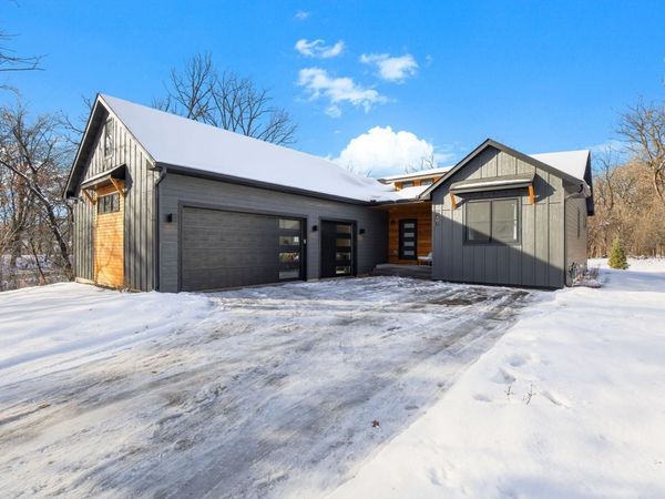 1401 Harmony Drive , Mahtomedi, MN 55115