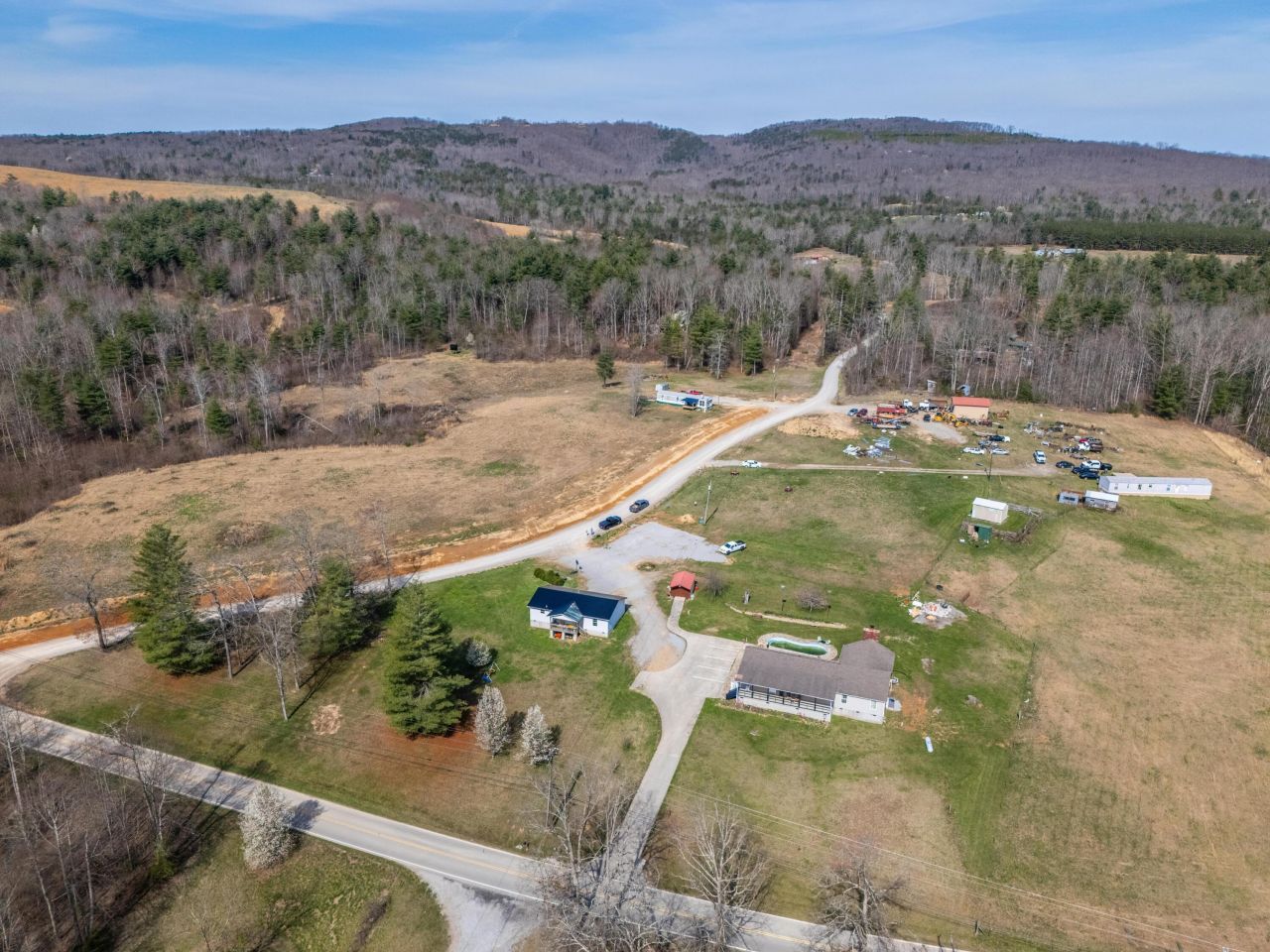 10389 Summer City Road Spring City, TN 37381