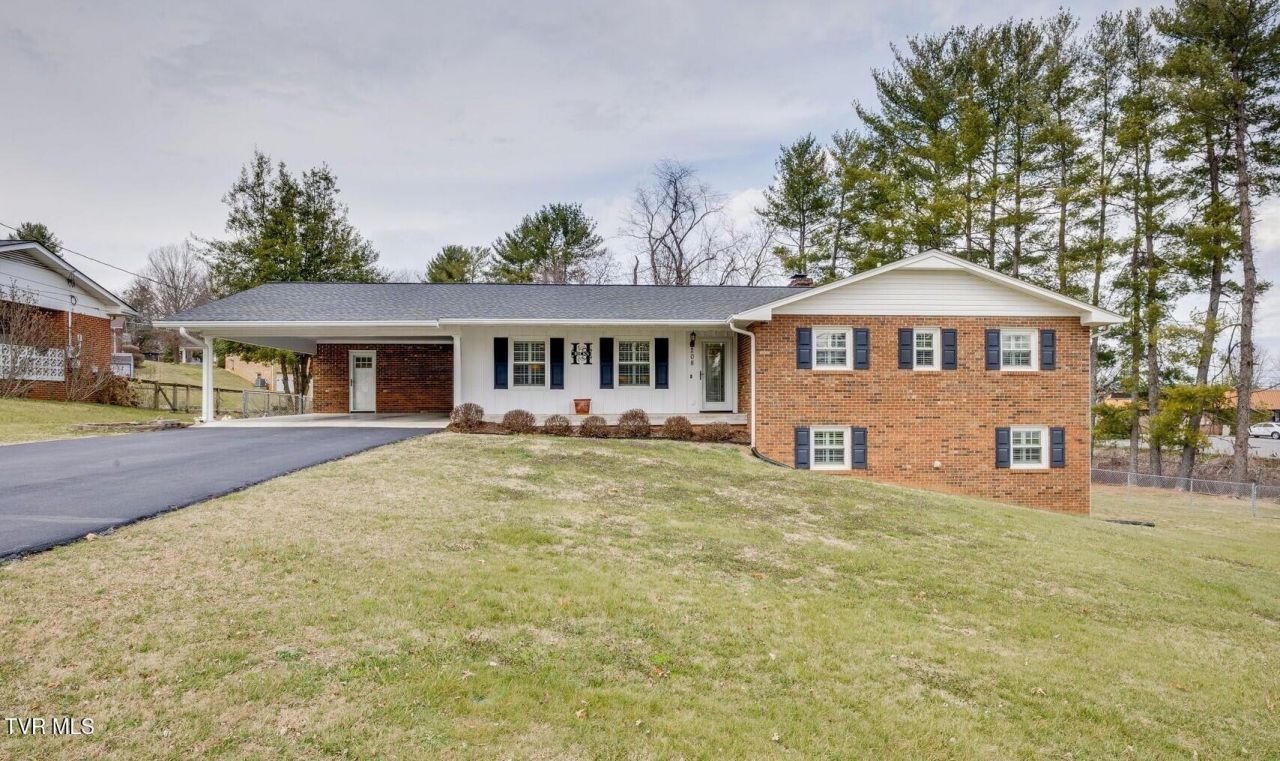 208 Bonita Drive, Johnson City, TN 37604 Main Photo