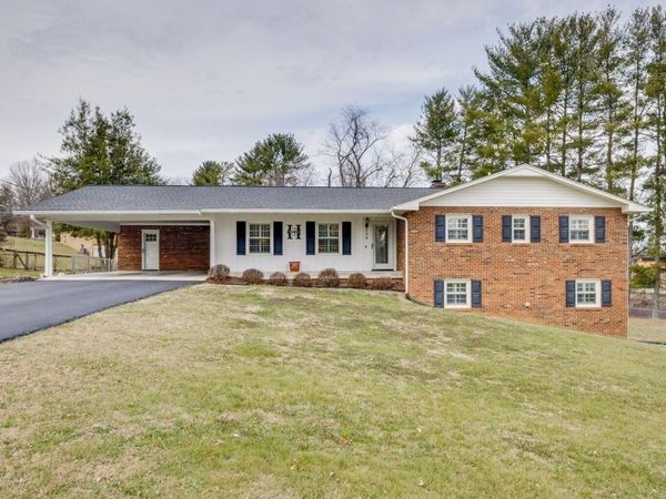 208 Bonita Drive, Johnson City, TN 37604