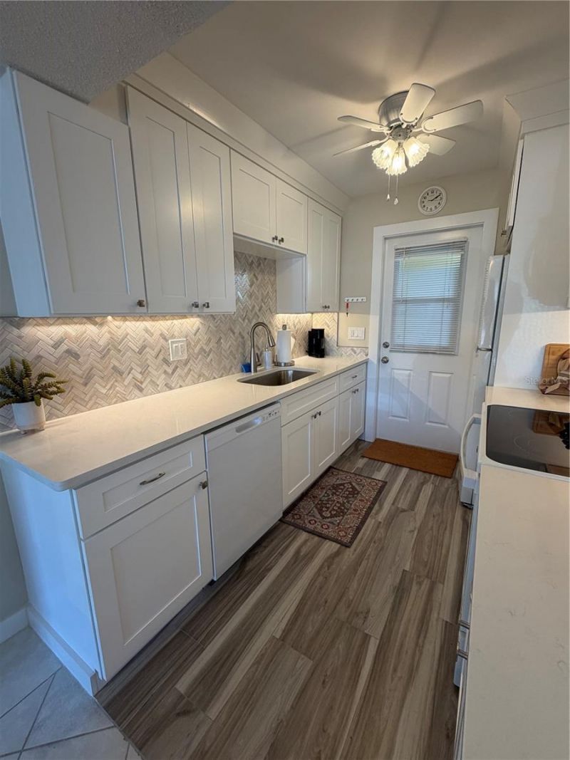 3808 Gulf Of Mexico Drive , Unit E105, Longboat Key, FL 34228 Photo